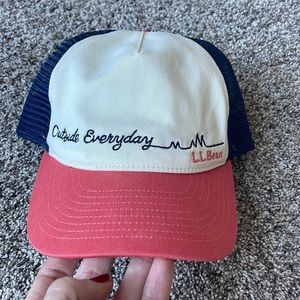 LL Bean Women’s Graphic Trucker Hat